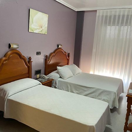 Hotel Lusitania, Centro Ciudad, Parking Privado เมรีดา ภายนอก รูปภาพ