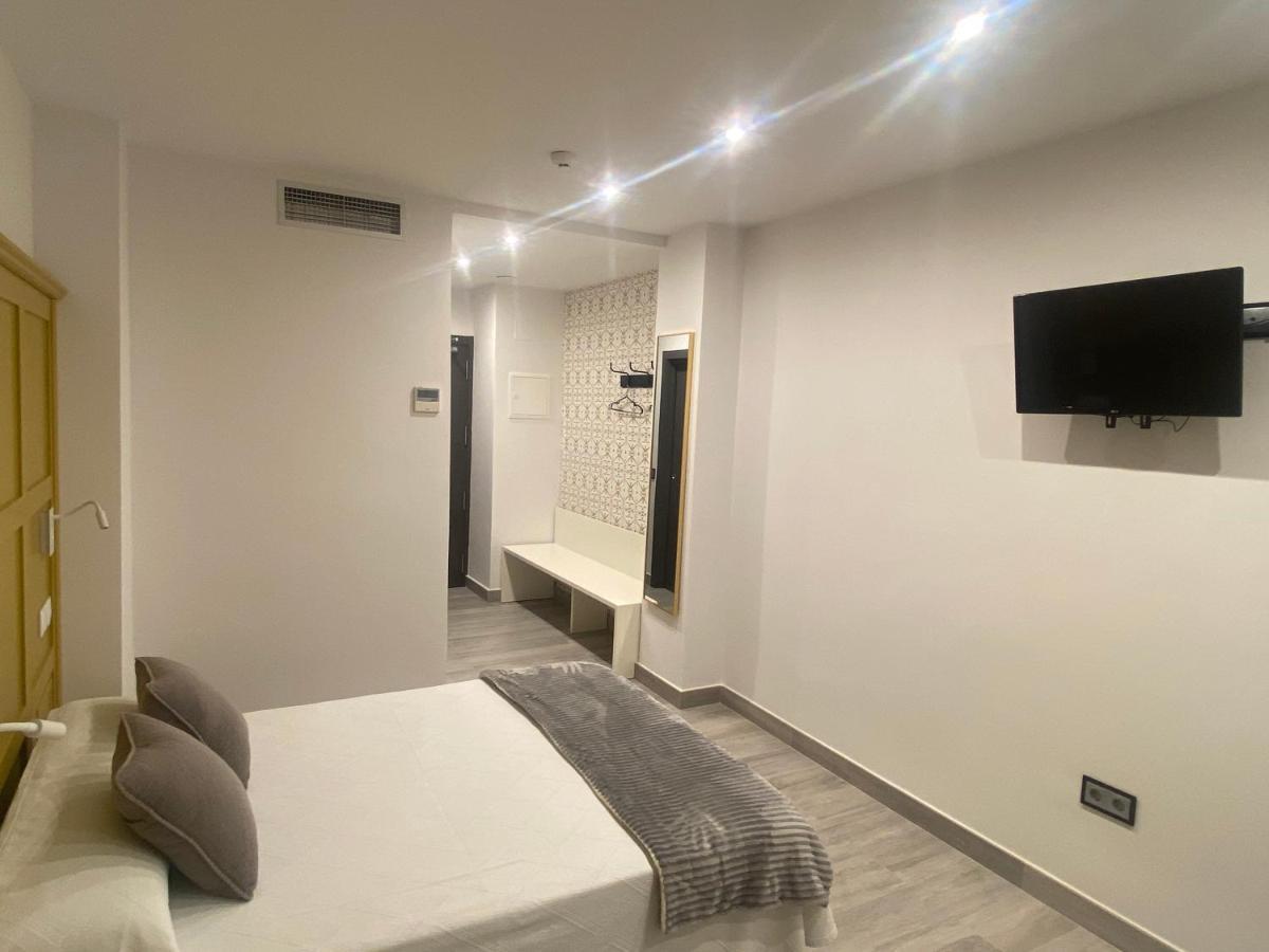 Hotel Lusitania, Centro Ciudad, Parking Privado เมรีดา ภายนอก รูปภาพ