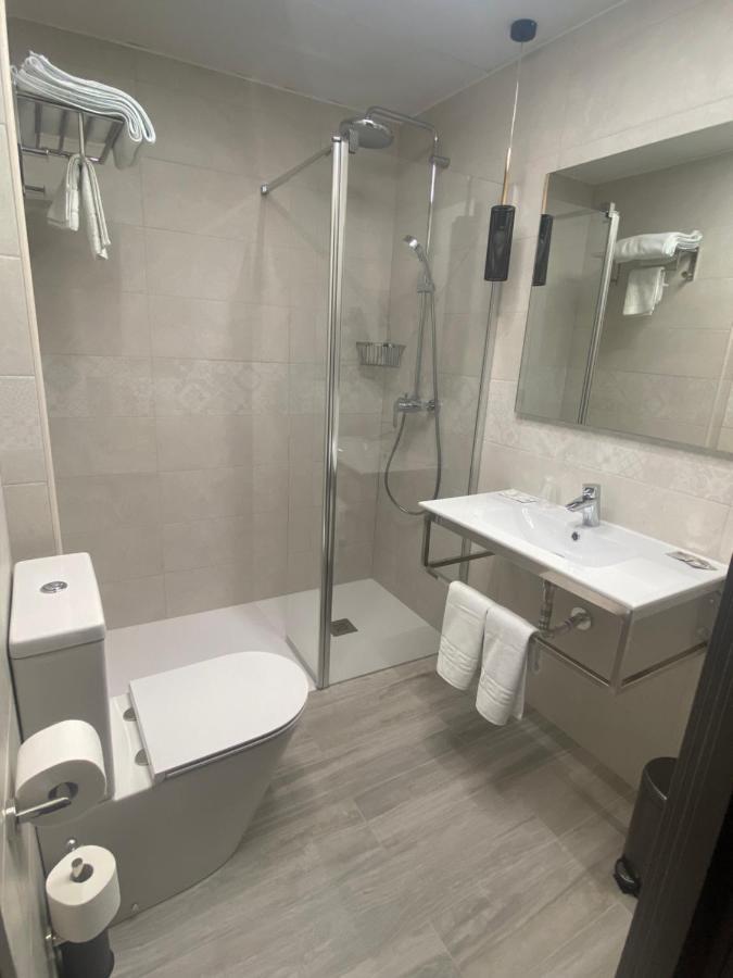 Hotel Lusitania, Centro Ciudad, Parking Privado เมรีดา ภายนอก รูปภาพ