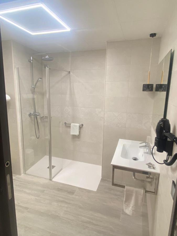 Hotel Lusitania, Centro Ciudad, Parking Privado เมรีดา ภายนอก รูปภาพ