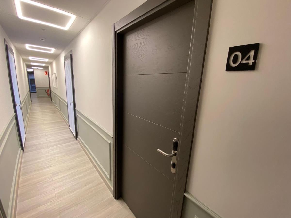 Hotel Lusitania, Centro Ciudad, Parking Privado เมรีดา ภายนอก รูปภาพ