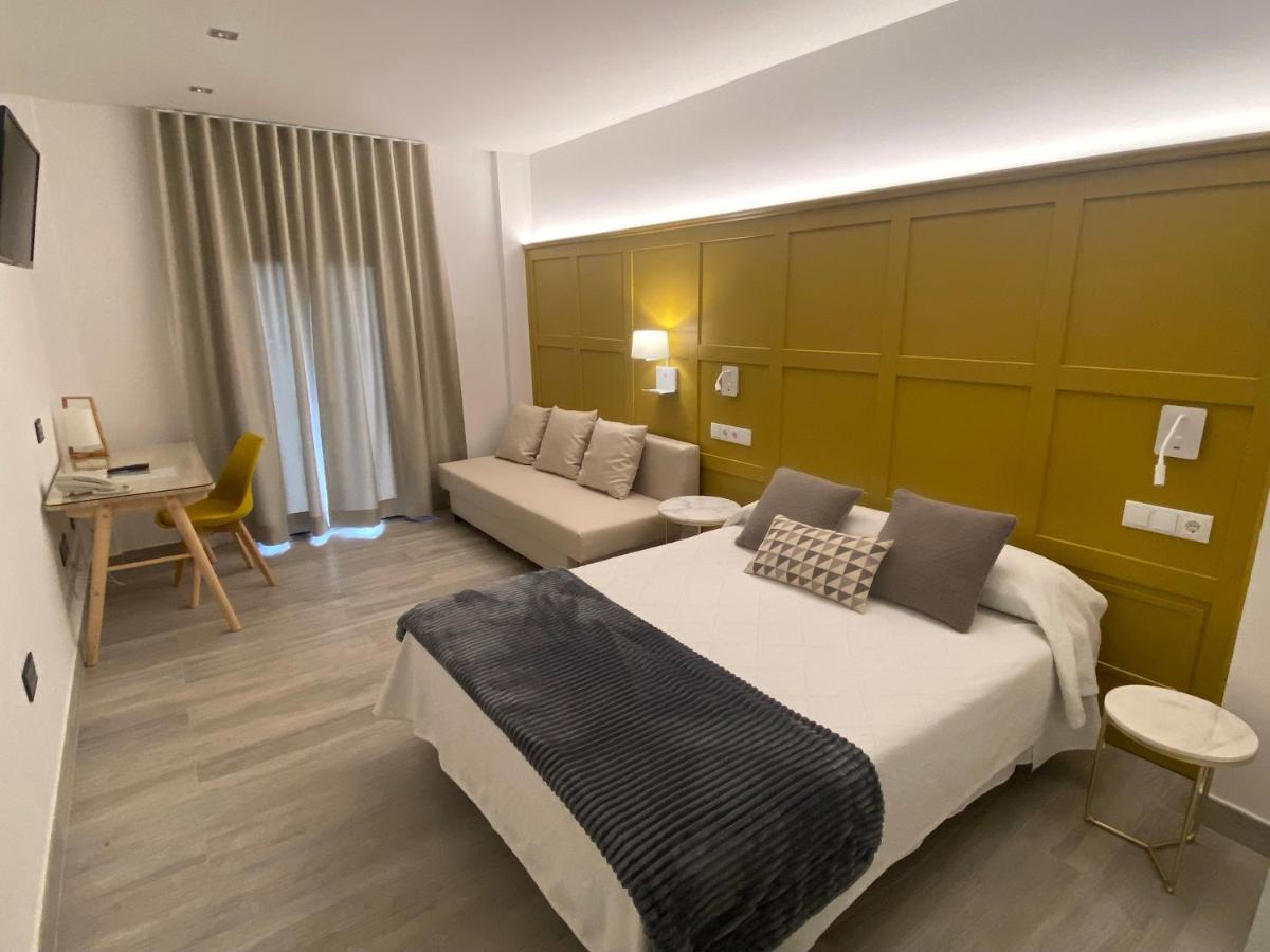 Hotel Lusitania, Centro Ciudad, Parking Privado เมรีดา ภายนอก รูปภาพ