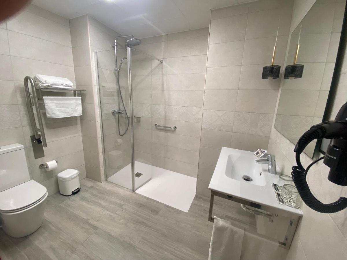 Hotel Lusitania, Centro Ciudad, Parking Privado เมรีดา ภายนอก รูปภาพ