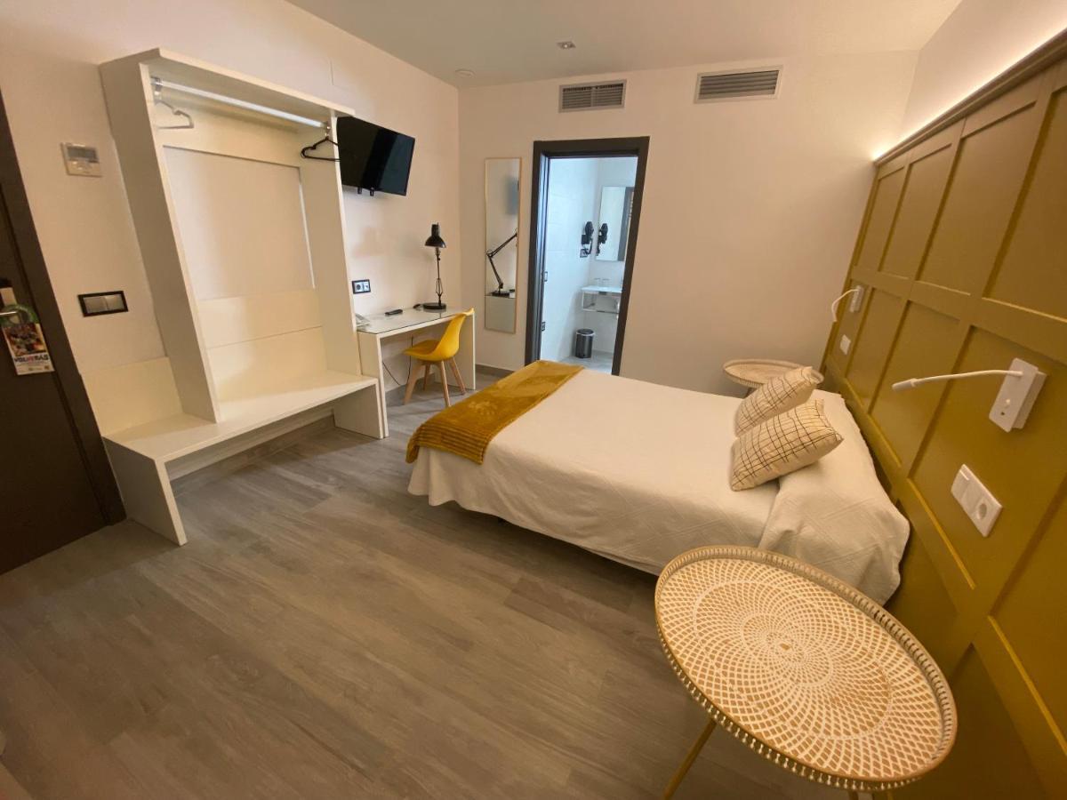 Hotel Lusitania, Centro Ciudad, Parking Privado เมรีดา ภายนอก รูปภาพ