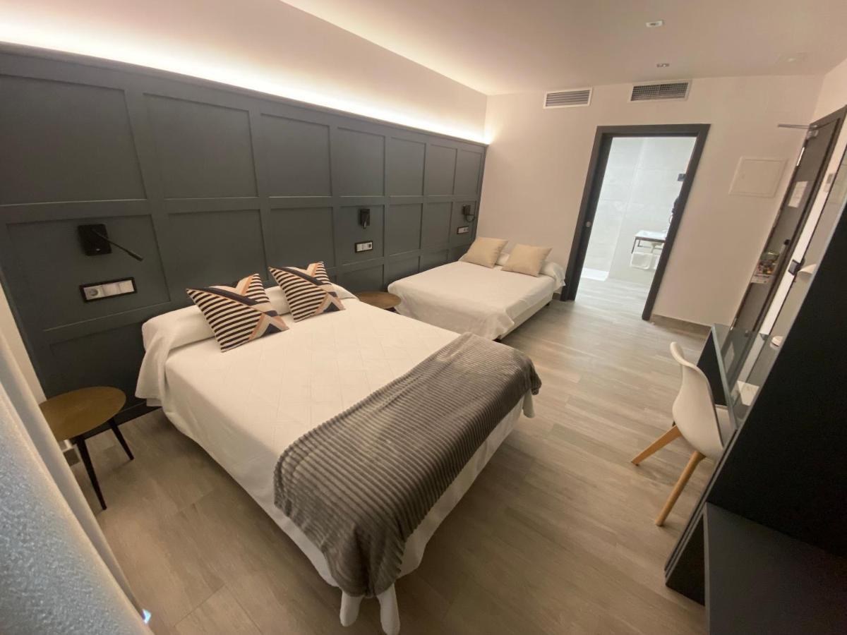 Hotel Lusitania, Centro Ciudad, Parking Privado เมรีดา ภายนอก รูปภาพ